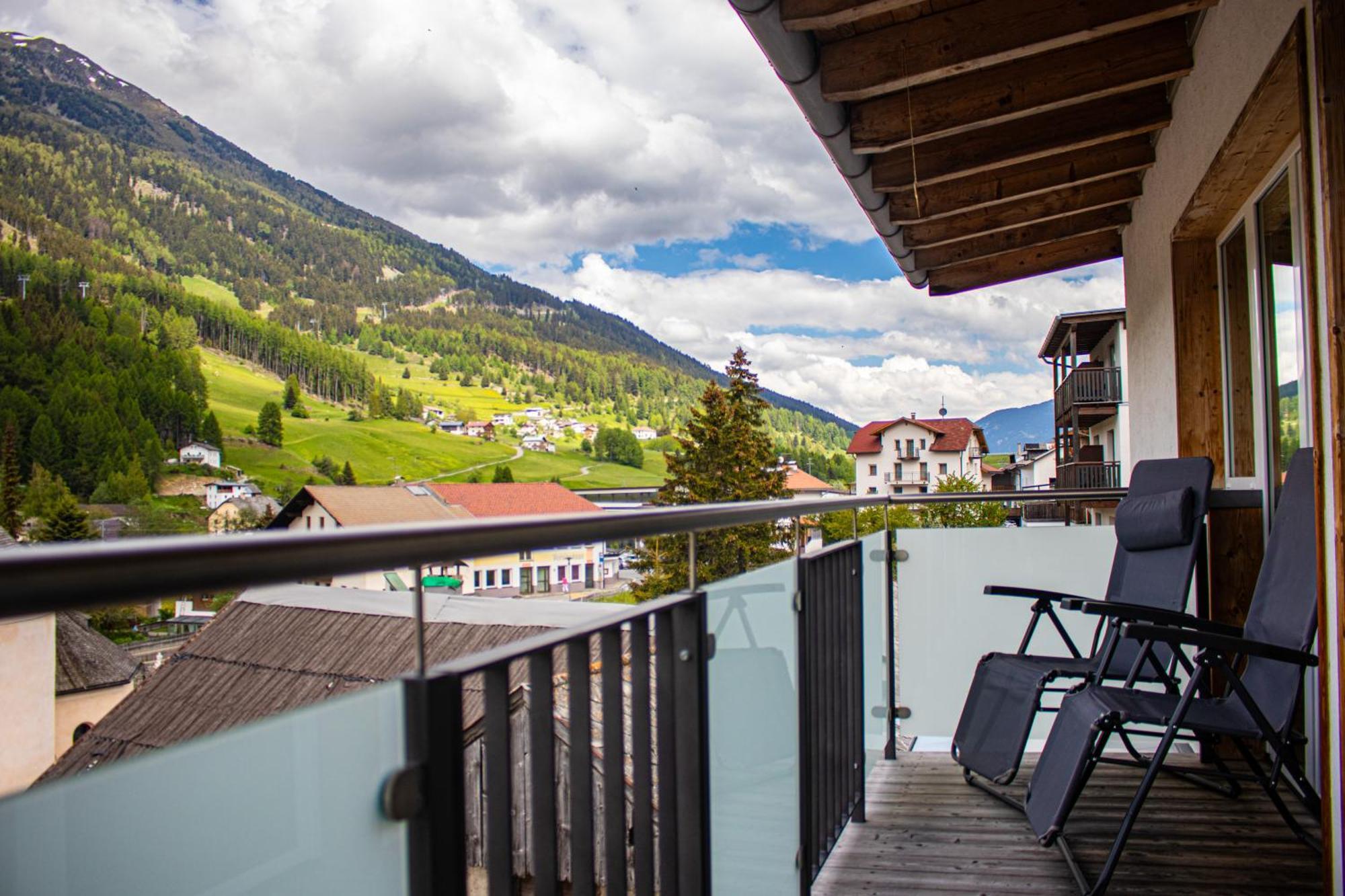 Garni Apparthotel St Valentin San Valentino alla Muta Exterior photo